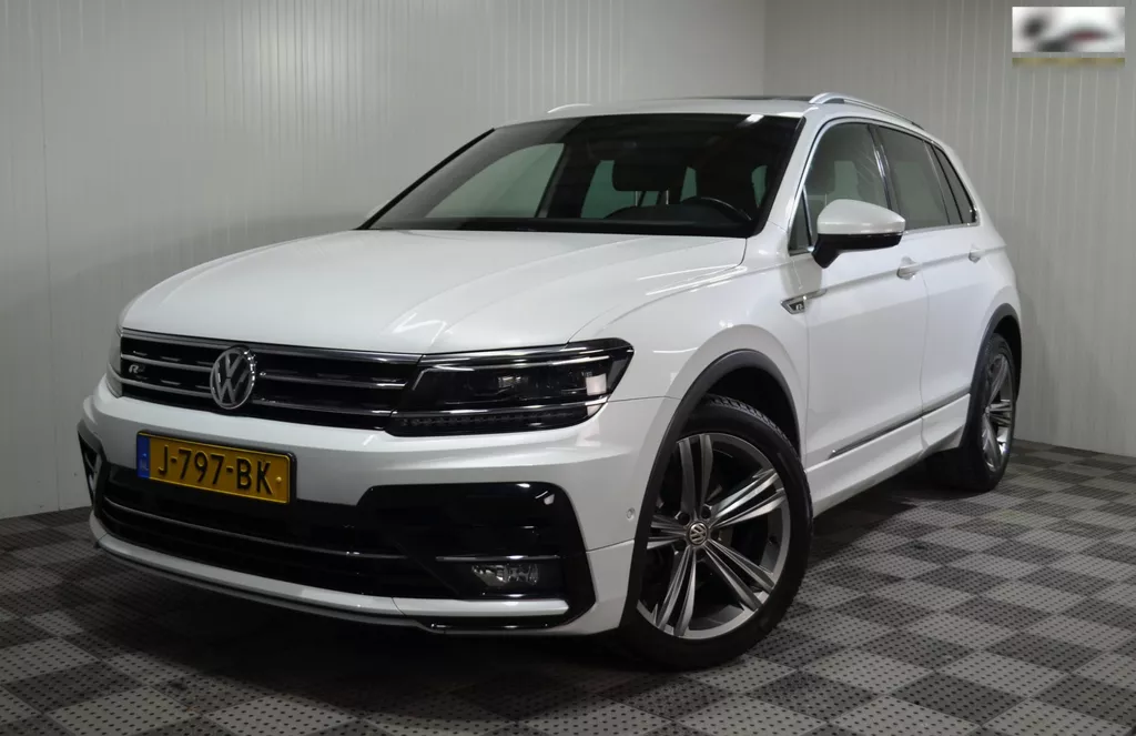Volkswagen Tiguan 1.5 TSI ACT Highline Business 2x R-Line / Panno / Trekh. / Stoelverw. / Camera / Virtual / 1 eigenaar / NL auto