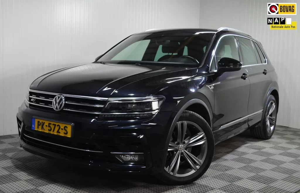 Volkswagen Tiguan 1.4 TSI Comfortline Business R-Line / Carplay / Trekhaak / NL auto