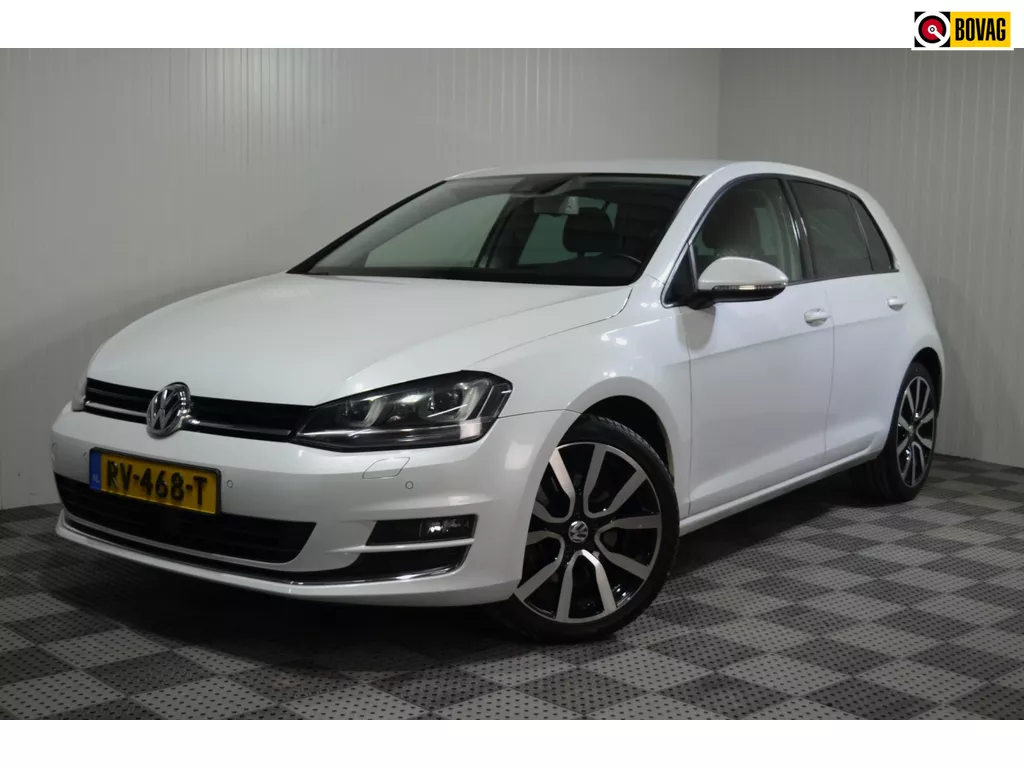 Volkswagen Golf 1.4 TSI ACT Highline / Carplay / Stoel & Stuur verwarming / Standkachel / Camera