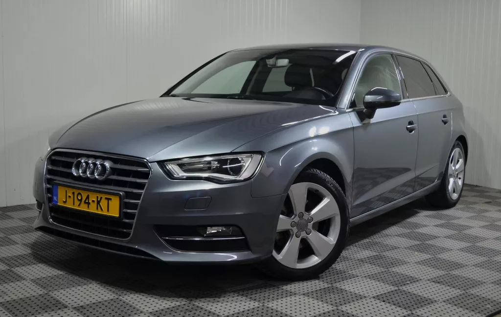 Audi A3 Sportback 1.4 TFSI Attraction Pro Line plus / Xenon & Led / Ecc / Pdc / Half Leer