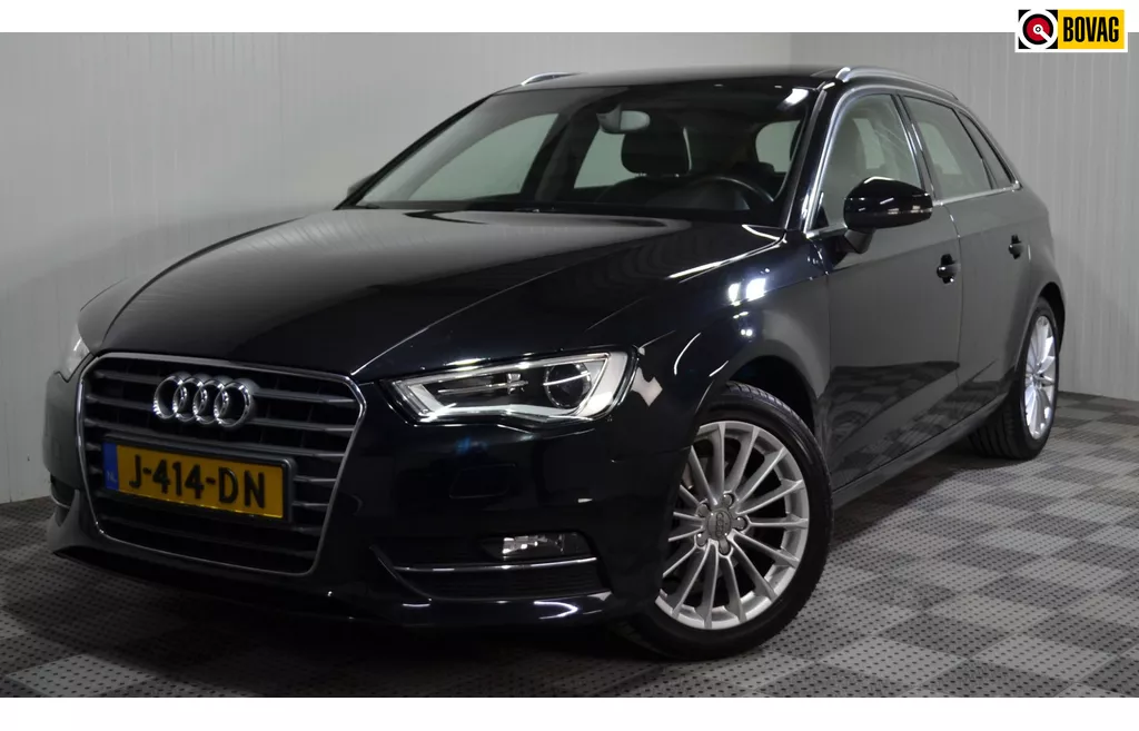 Audi A3 Sportback 1.4 TFSI CoD Ambition Pro S-Line / Trekh. / Pano / Stoelverw.