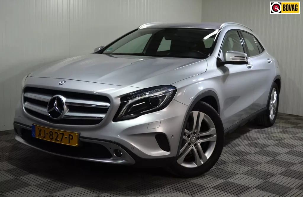 Mercedes-Benz GLA-klasse 200 Edition 1 / Navi./ Camera / Stoelverw. / Pdc