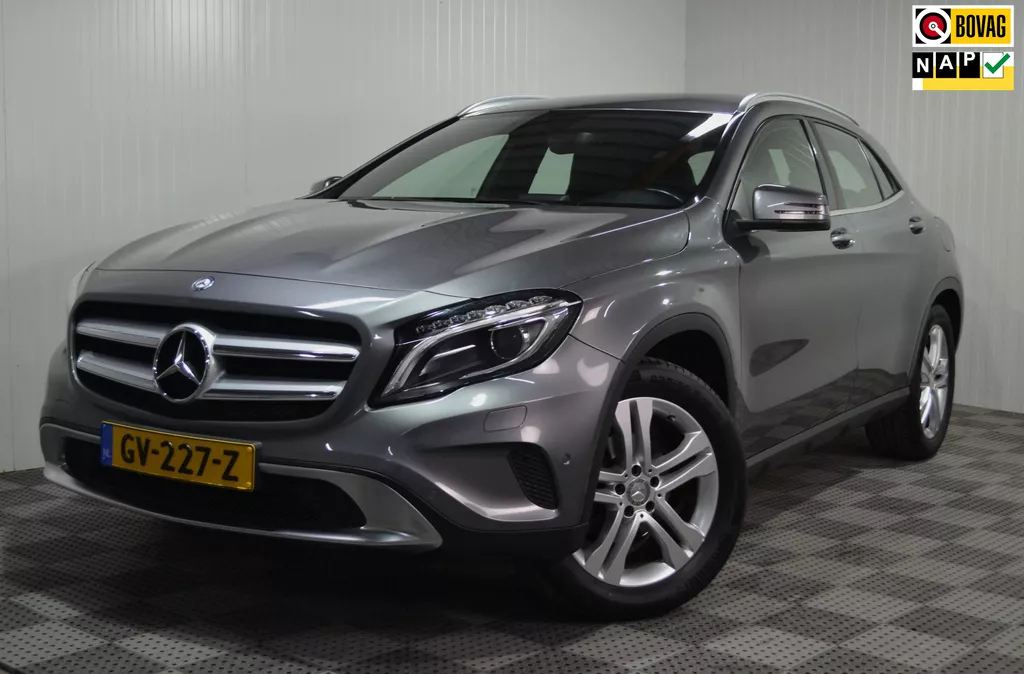 Mercedes-Benz GLA-klasse 180 Ambition / Trekhaak / Led / PDC / Navi / Cruise / NL auto