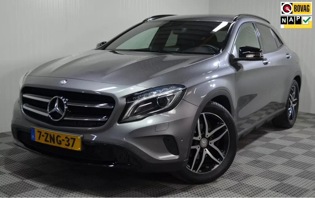 Mercedes-Benz GLA-klasse 200 Ambition / Night Pakket / Trekhaak / Pdc / 1 eigenaar / NL auto